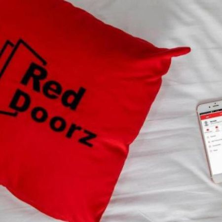 Reddoorz Plus @ Hegarmanah Bandung Ngoại thất bức ảnh